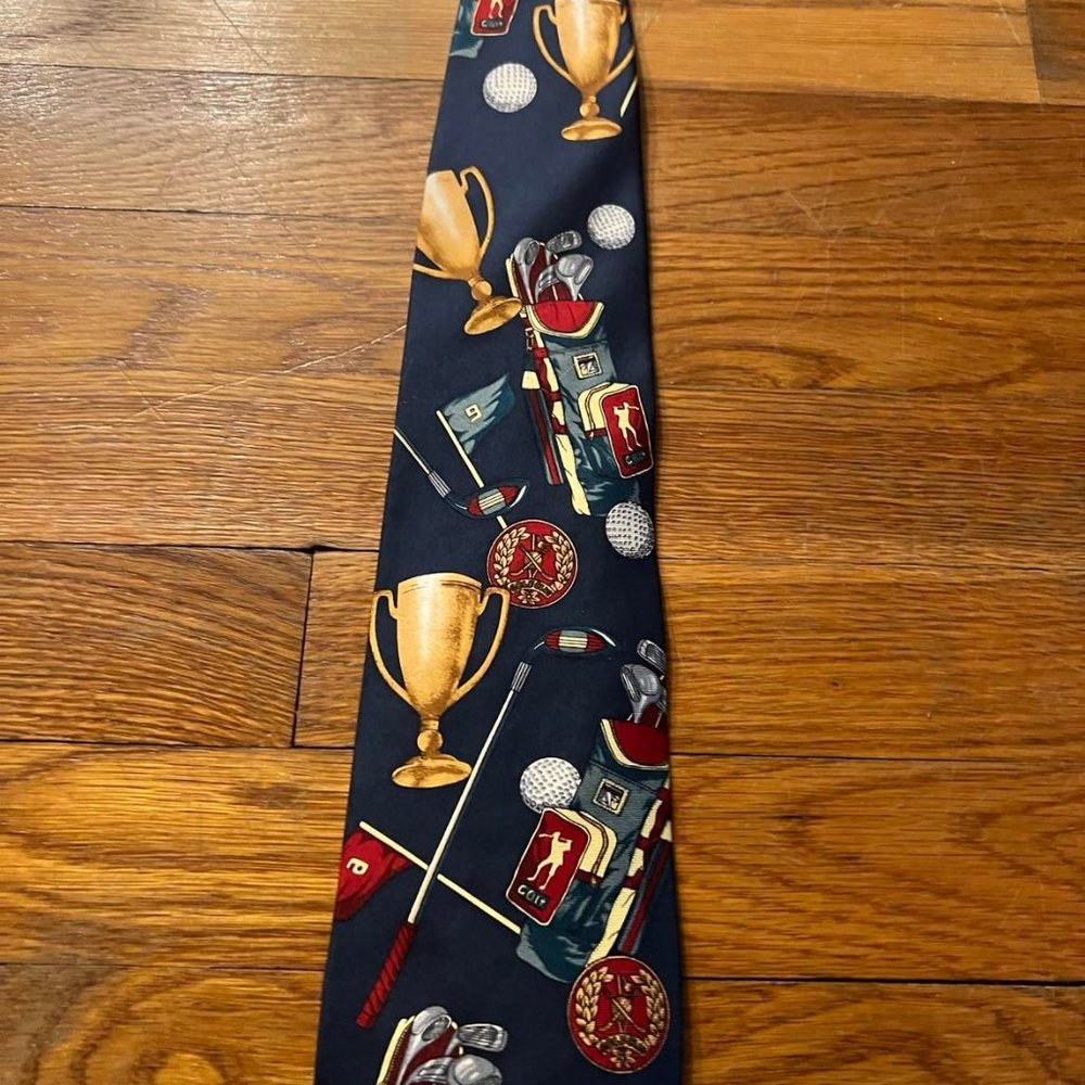 Resilio Golf Tie
